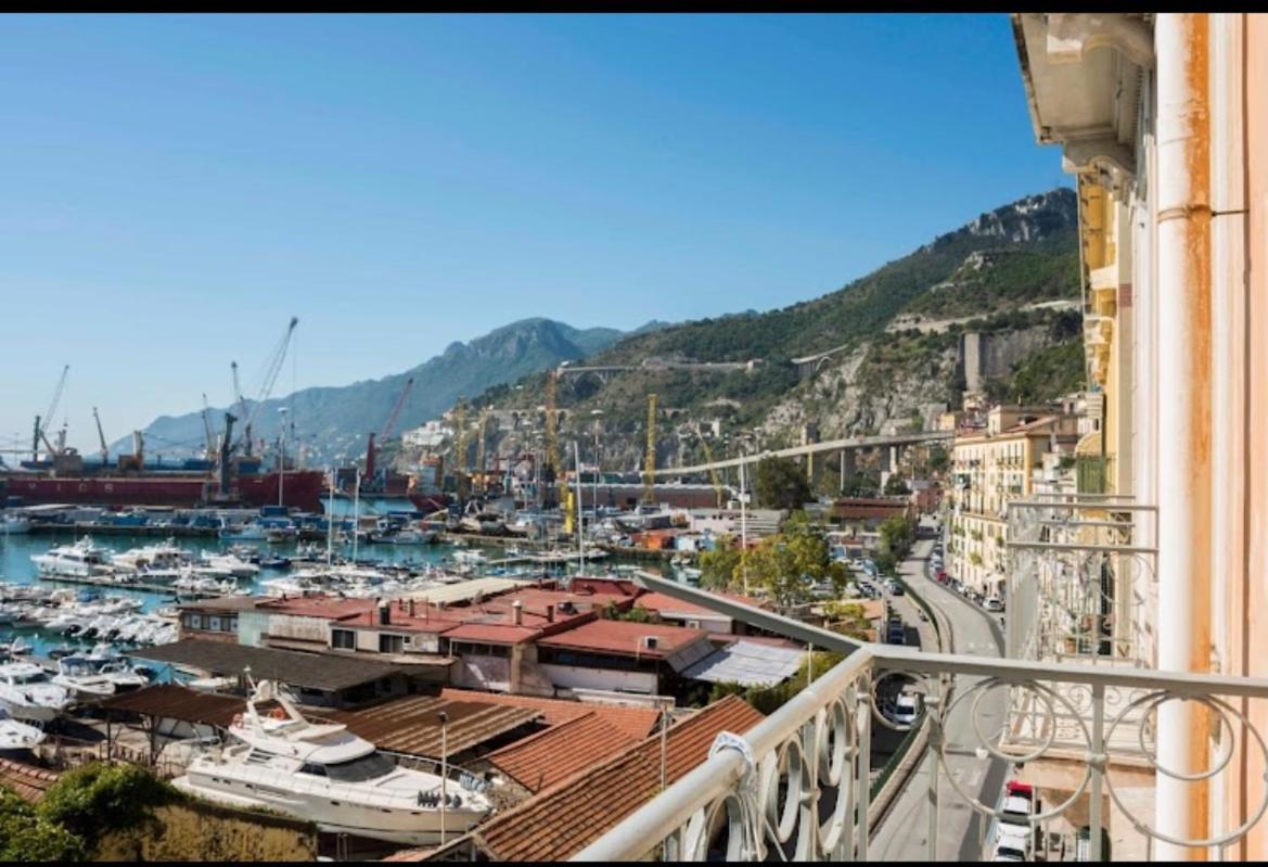 Casa Maria Al Porto Apartment Salerno Exterior photo