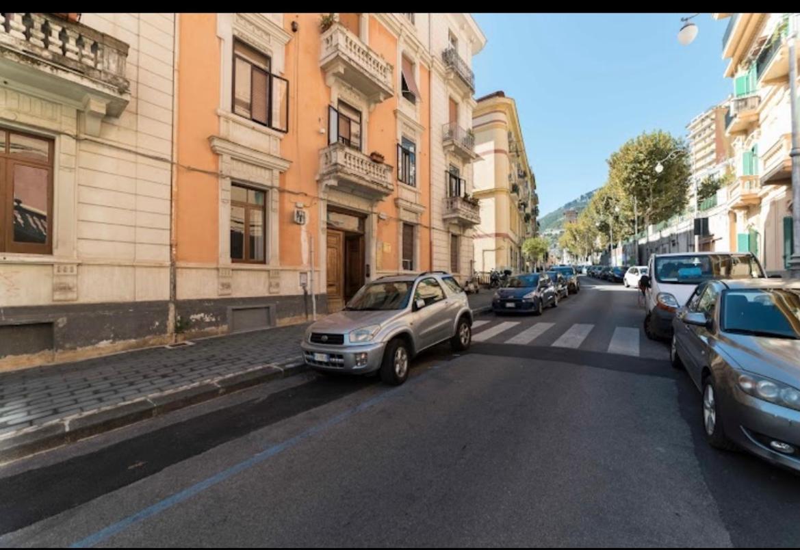 Casa Maria Al Porto Apartment Salerno Exterior photo